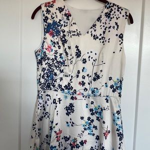 Floral midi dress with pockets